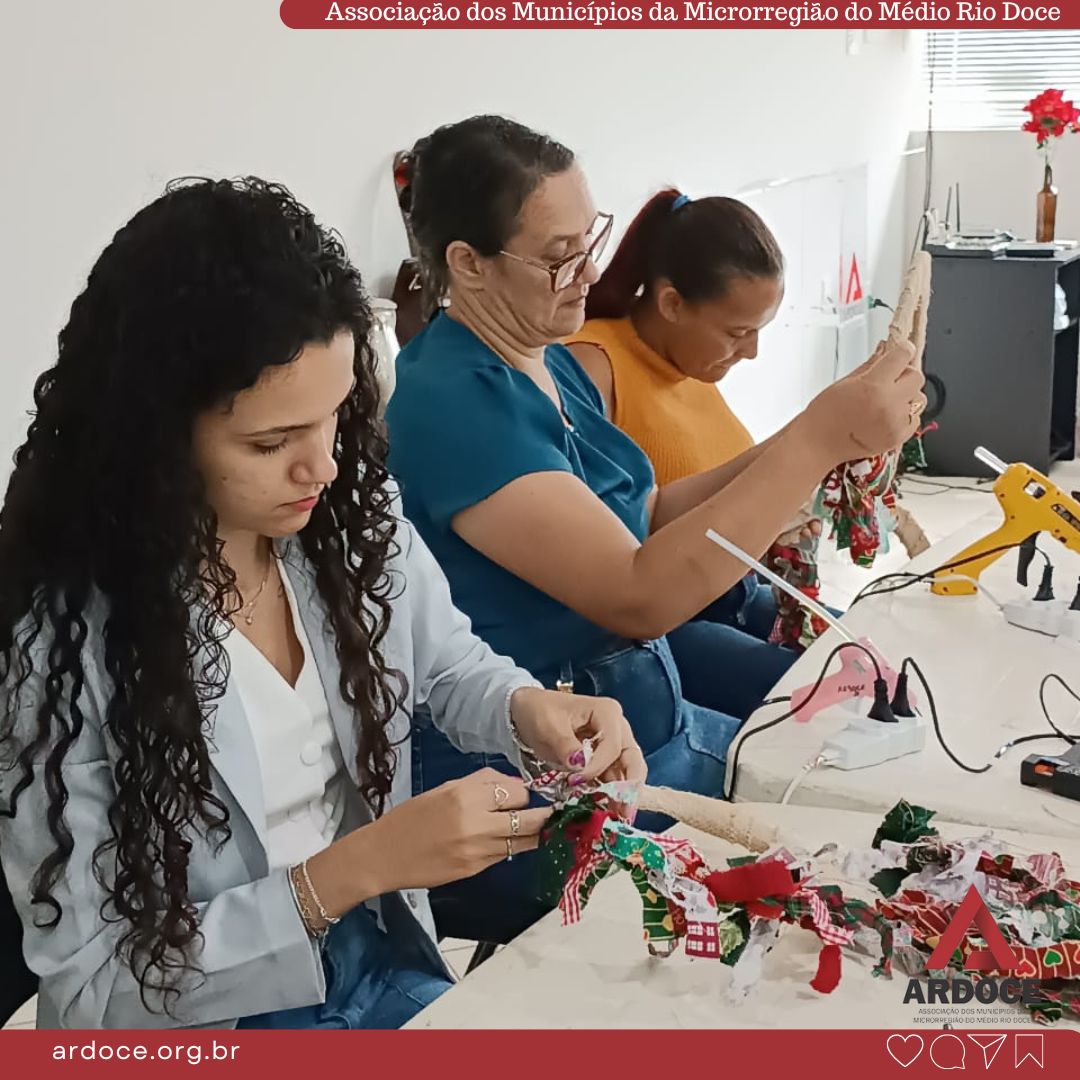 Oficina de artesanato especial de natal é realizada na Ardoce